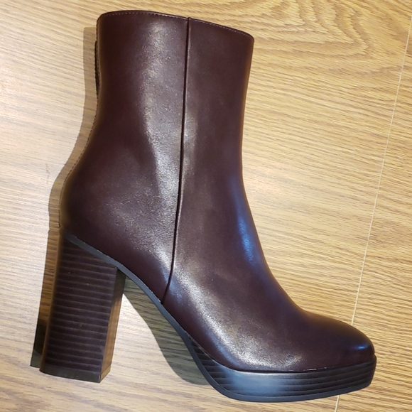 Burgundy Fay Heeled Boots NY&C New - Picture 3 of 6
